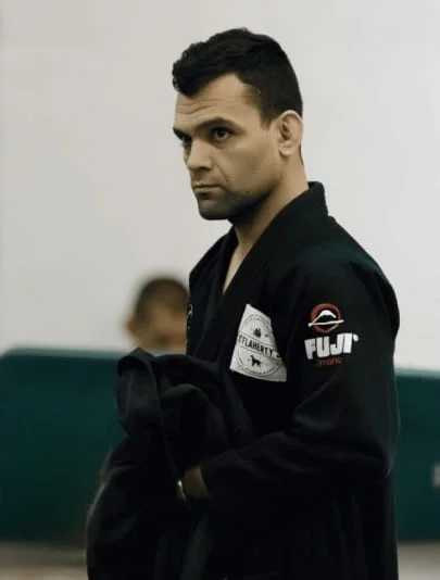 Fábio Rangel Lima em ação no tatame, trajetória de quase 15 anos ensinando Jiu-Jitsu
